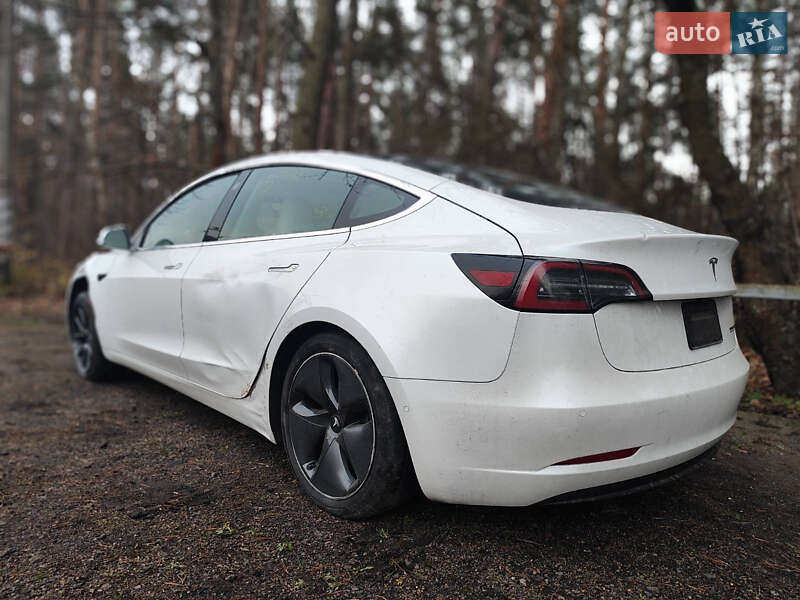 Седан Tesla Model 3 2020 в Києві