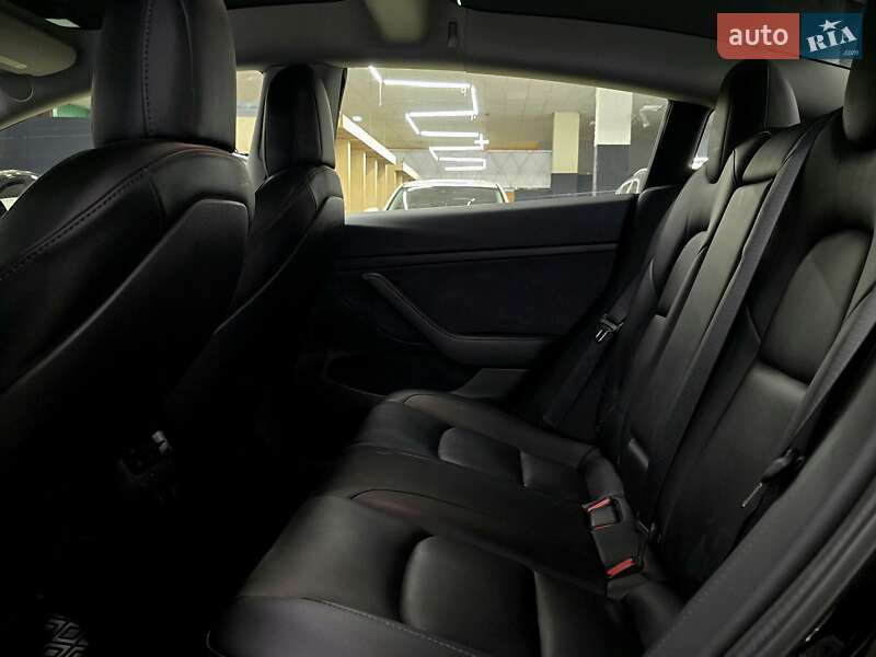 Седан Tesla Model 3 2021 в Миколаєві