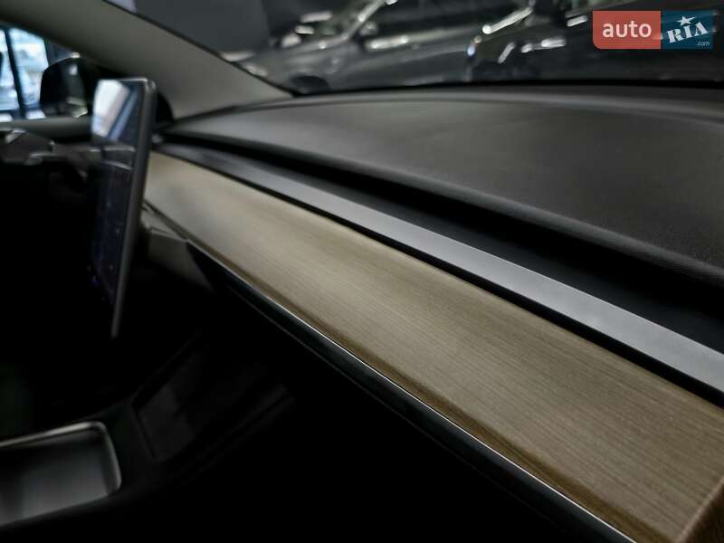 Седан Tesla Model 3 2021 в Миколаєві