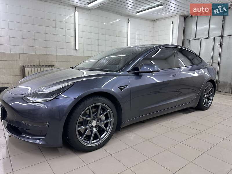 Седан Tesla Model 3 2022 в Сумах