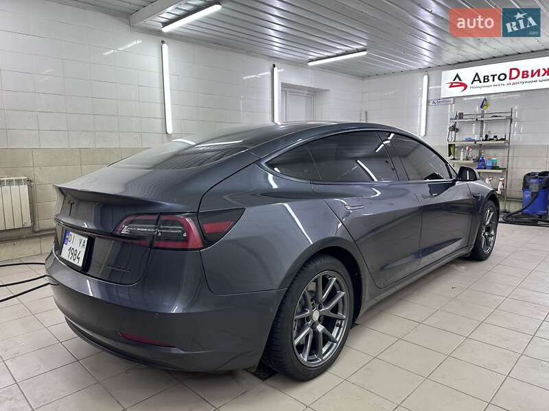 Седан Tesla Model 3 2022 в Сумах