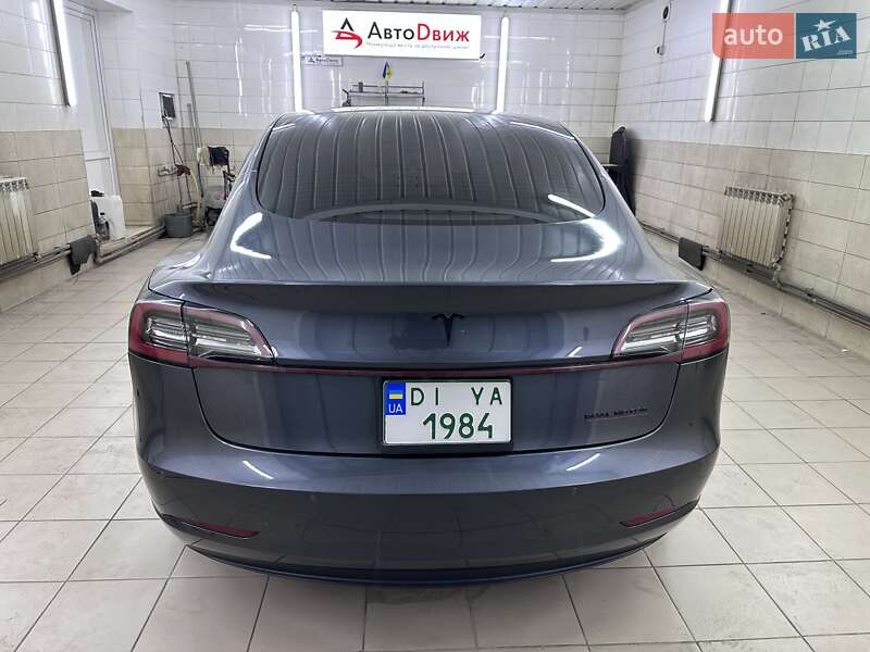 Седан Tesla Model 3 2022 в Сумах