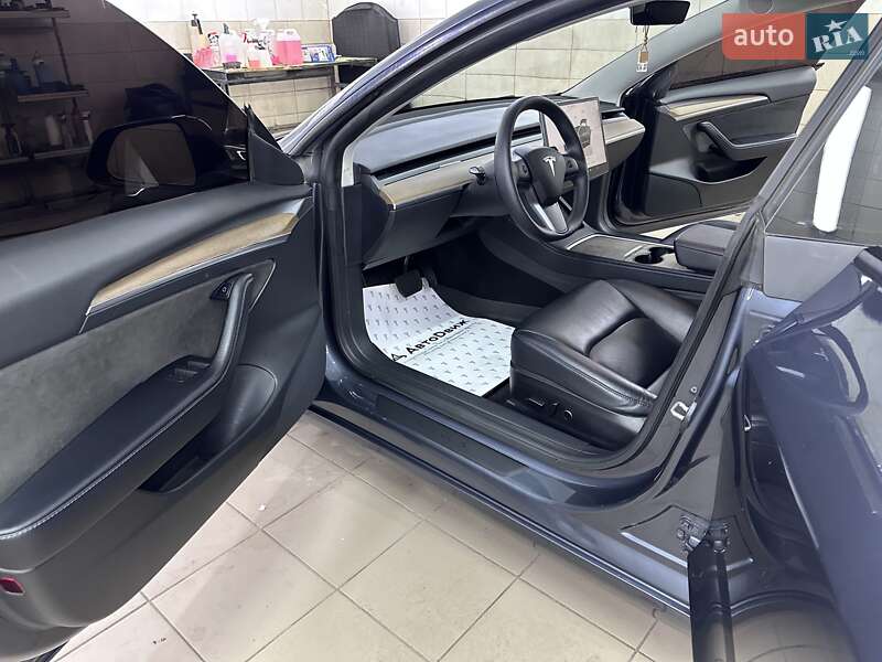 Седан Tesla Model 3 2022 в Сумах