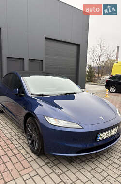 Седан Tesla Model 3 2024 в Львове