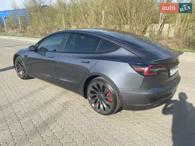Седан Tesla Model 3 2022 в Львове