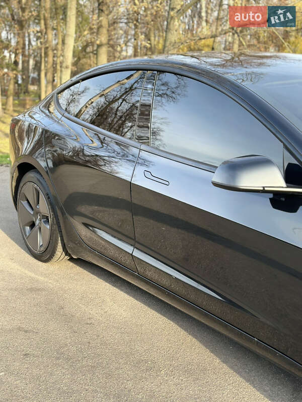 Седан Tesla Model 3 2023 в Києві