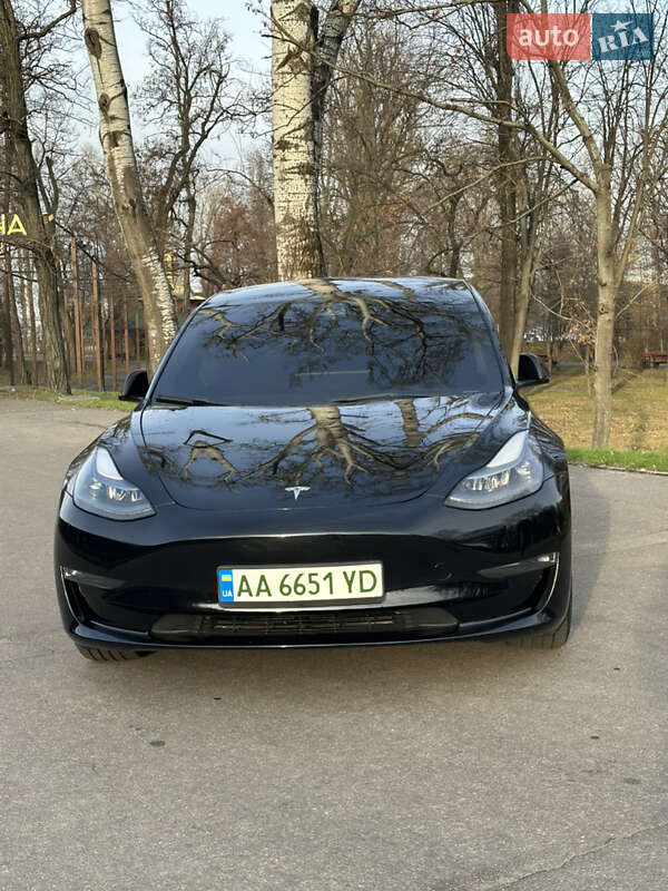 Седан Tesla Model 3 2023 в Києві