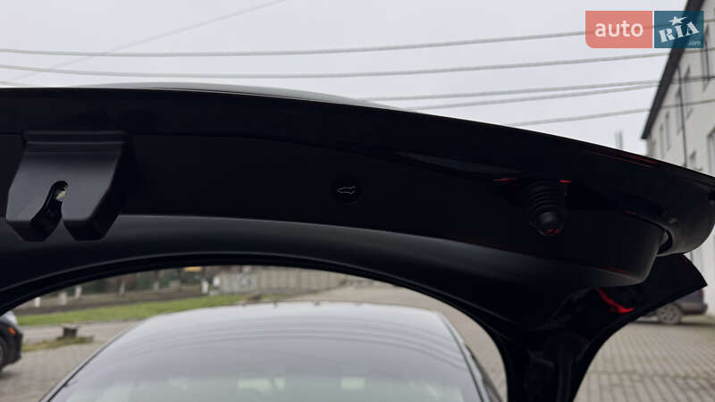 Седан Tesla Model 3 2023 в Луцке