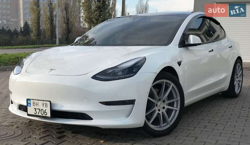 Tesla Model 3 2021