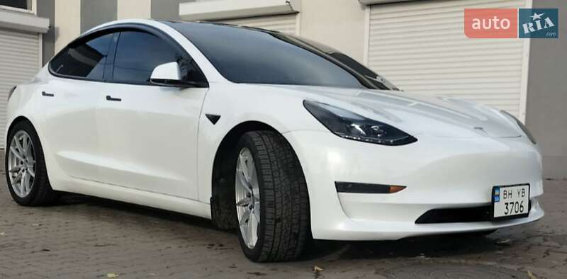 Седан Tesla Model 3 2021 в Одессе
