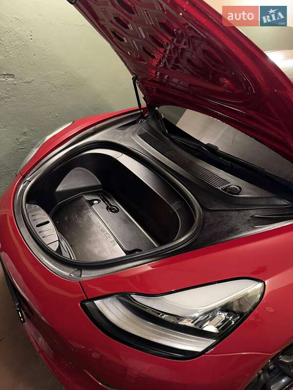 Седан Tesla Model 3 2018 в Днепре
