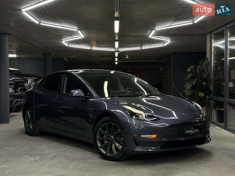 Седан Tesla Model 3 2023 в Одессе