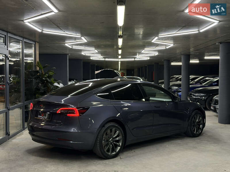 Седан Tesla Model 3 2023 в Одессе