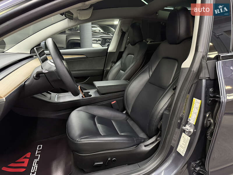 Седан Tesla Model 3 2023 в Одессе