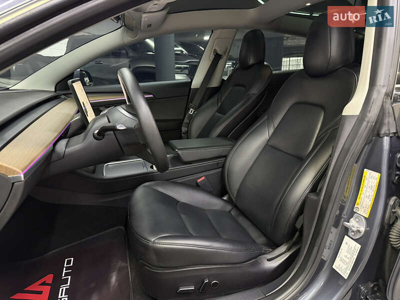 Седан Tesla Model 3 2021 в Одессе
