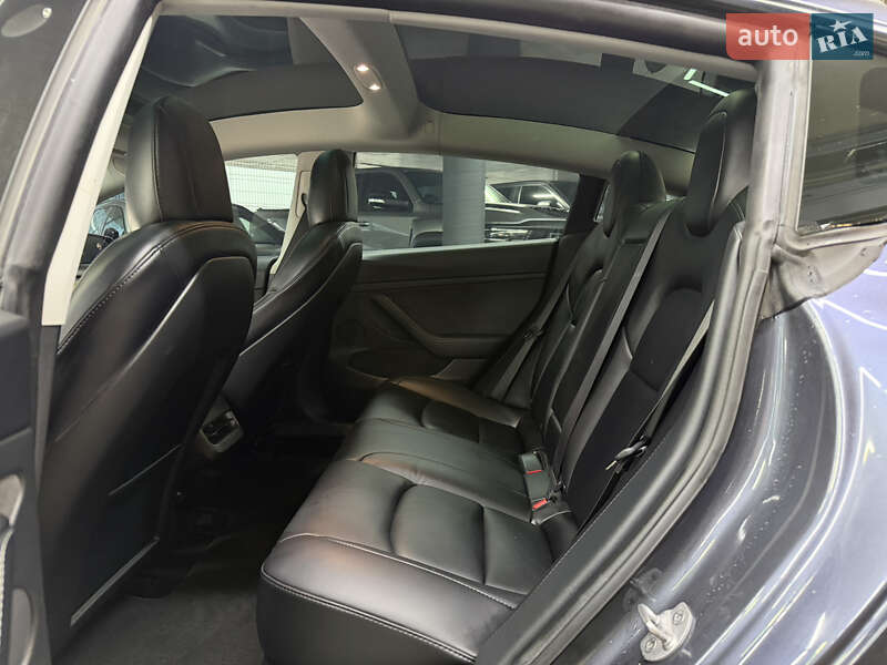 Седан Tesla Model 3 2021 в Одессе