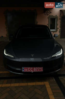 Седан Tesla Model 3 2024 в Полтаве