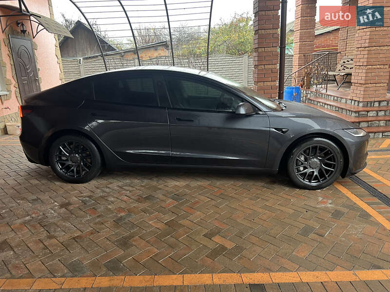 Седан Tesla Model 3 2024 в Полтаве
