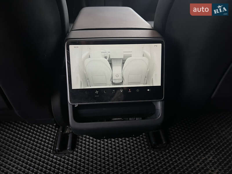 Седан Tesla Model 3 2024 в Полтаве