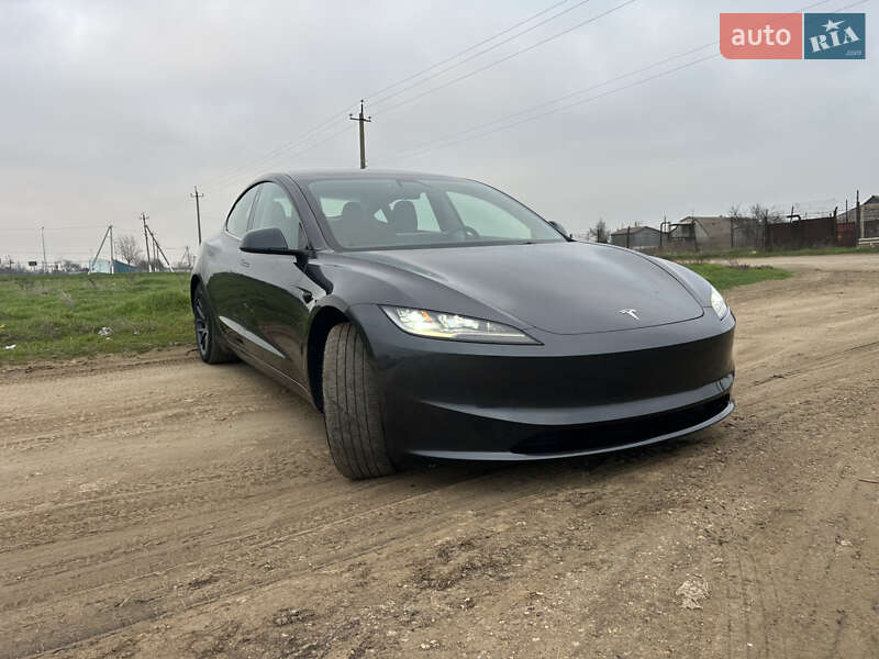 Седан Tesla Model 3 2024 в Одесі