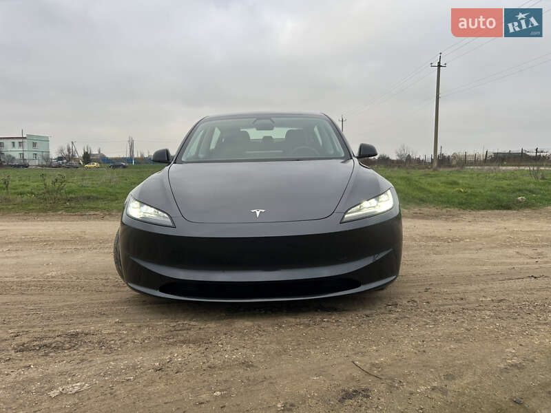 Седан Tesla Model 3 2024 в Одесі
