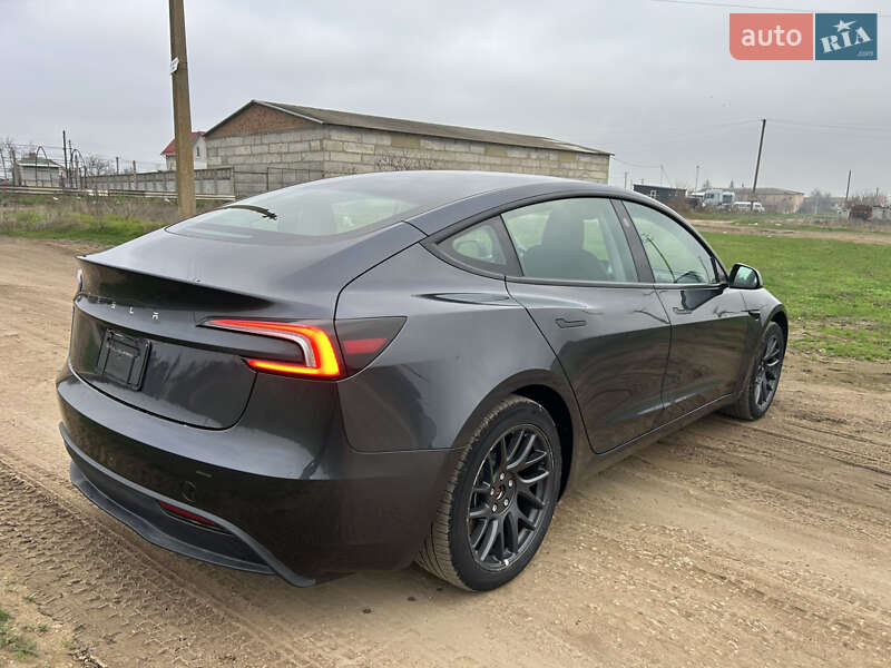 Седан Tesla Model 3 2024 в Одесі