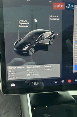 Седан Tesla Model 3 2019 в Львове