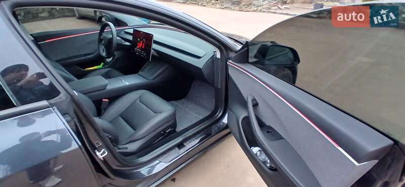 Седан Tesla Model 3 2024 в Ивано-Франковске