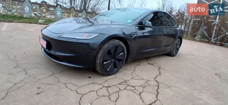 Седан Tesla Model 3 2024 в Ивано-Франковске