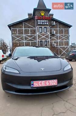 Седан Tesla Model 3 2024 в Ивано-Франковске