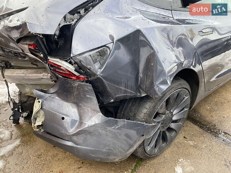 Седан Tesla Model 3 2021 в Киеве