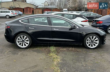 Седан Tesla Model 3 2018 в Ровно