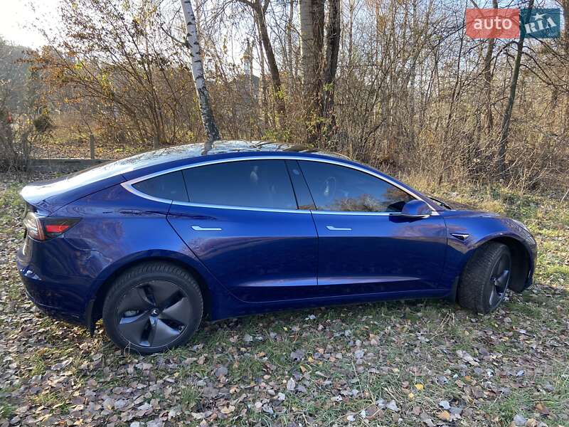 Седан Tesla Model 3 2019 в Виннице