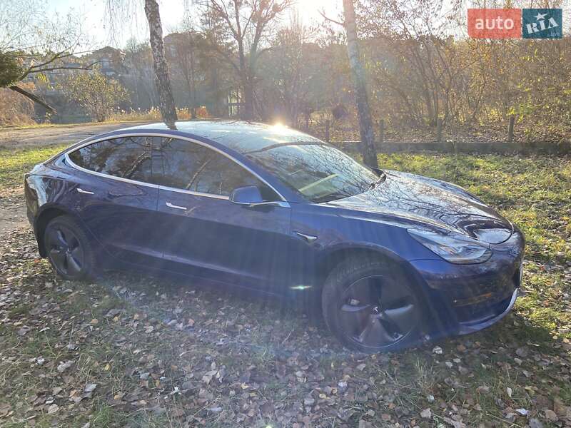 Седан Tesla Model 3 2019 в Виннице