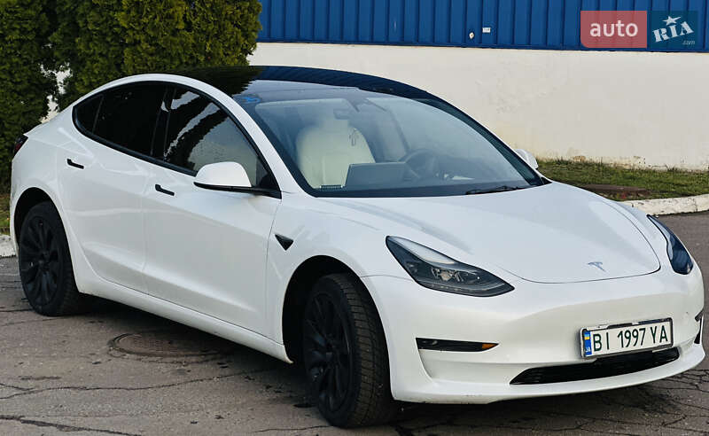 Седан Tesla Model 3 2023 в Полтаве