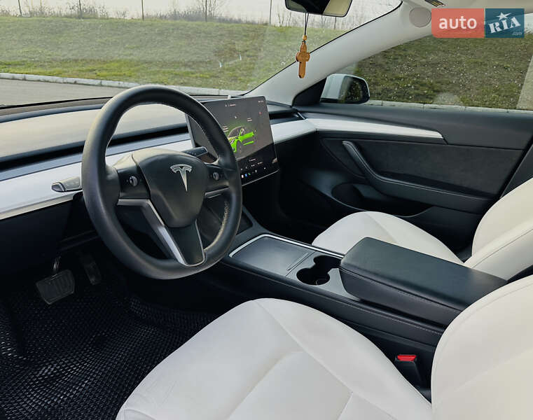Седан Tesla Model 3 2023 в Полтаве