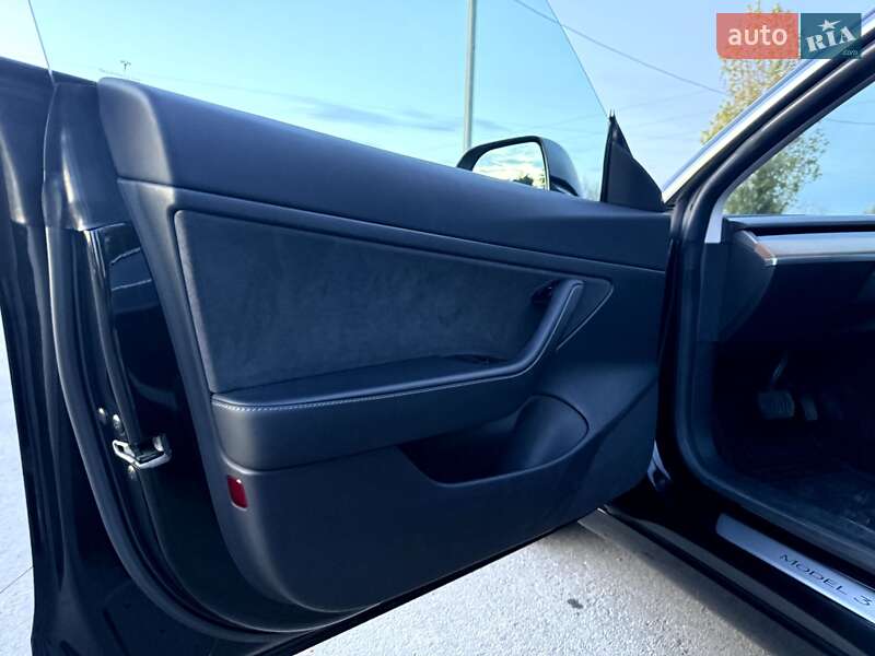 Седан Tesla Model 3 2019 в Ізмаїлі
