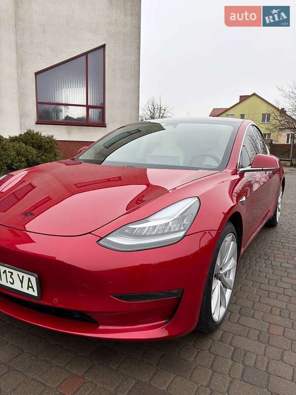 Седан Tesla Model 3 2018 в Луцьку