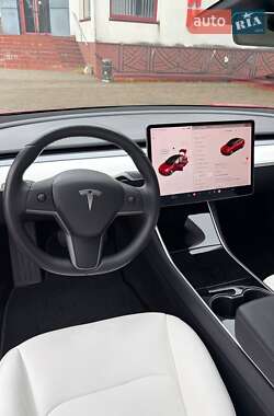 Седан Tesla Model 3 2018 в Луцке