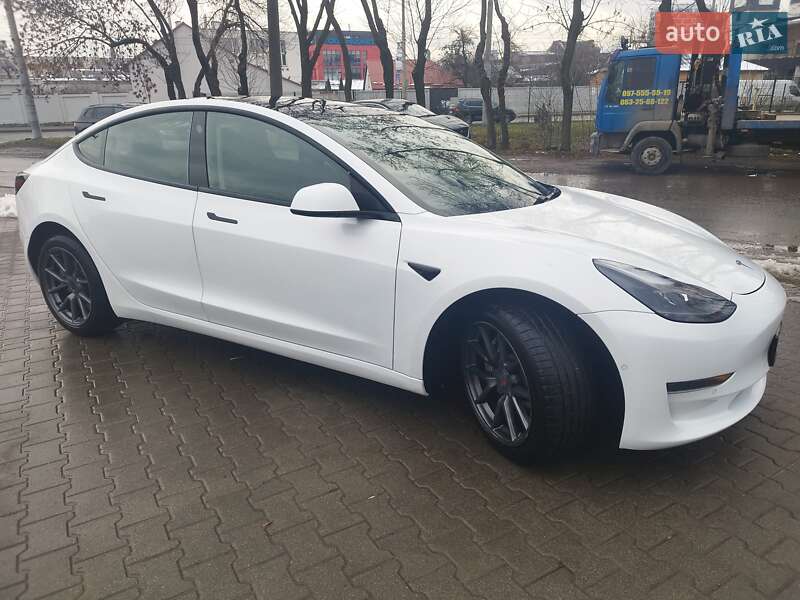 Седан Tesla Model 3 2021 в Львове фото 10 Седан Tesla Model 3 2021 в Львове