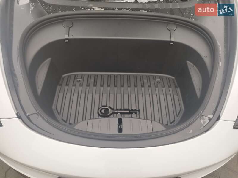 Седан Tesla Model 3 2021 в Львове фото 30 Седан Tesla Model 3 2021 в Львове
