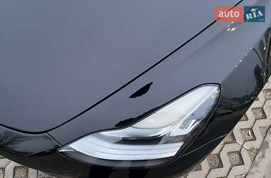 Седан Tesla Model 3 2019 в Киеве