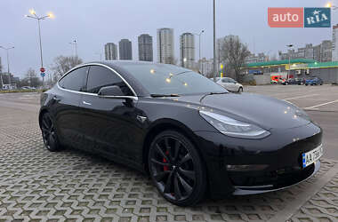 Седан Tesla Model 3 2019 в Киеве