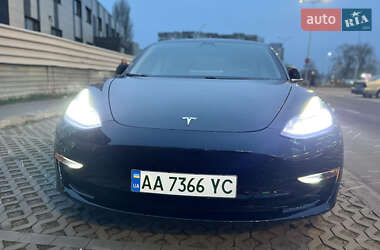 Седан Tesla Model 3 2019 в Киеве