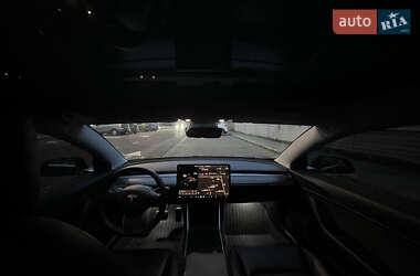 Седан Tesla Model 3 2019 в Киеве