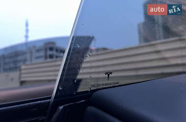 Седан Tesla Model 3 2019 в Киеве
