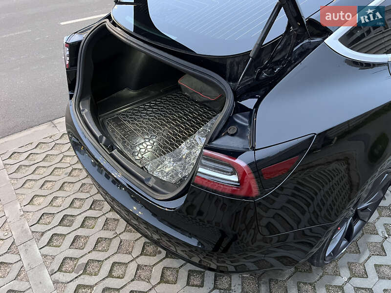 Седан Tesla Model 3 2019 в Киеве фото 92 Седан Tesla Model 3 2019 в Киеве