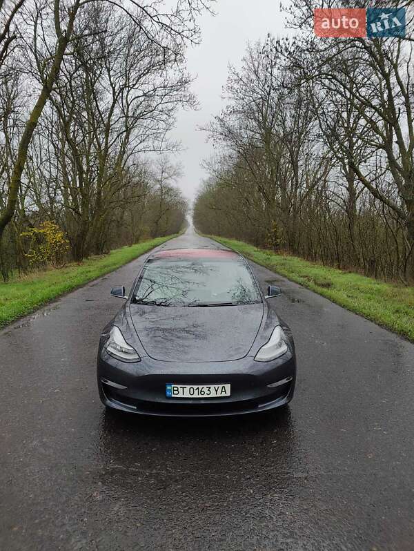 Седан Tesla Model 3 2018 в Одессе