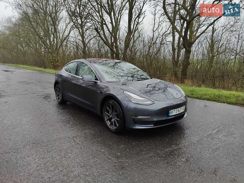 Седан Tesla Model 3 2018 в Одессе