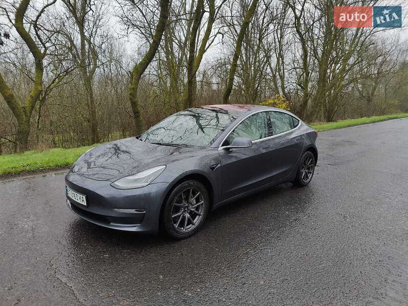 Седан Tesla Model 3 2018 в Одессе